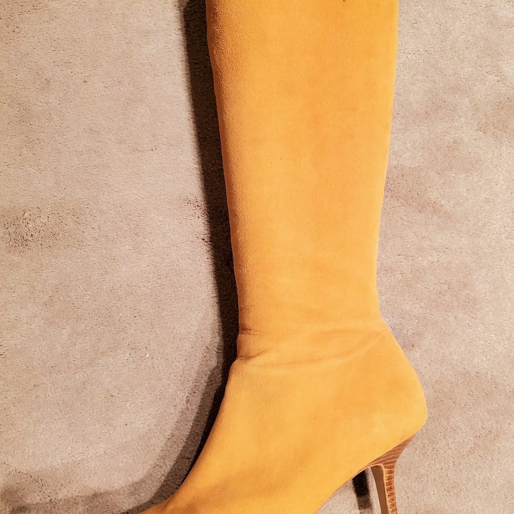 GOLDEN BEIGE  SUEDE KNEE HIGH BOOTS, Size 9.5